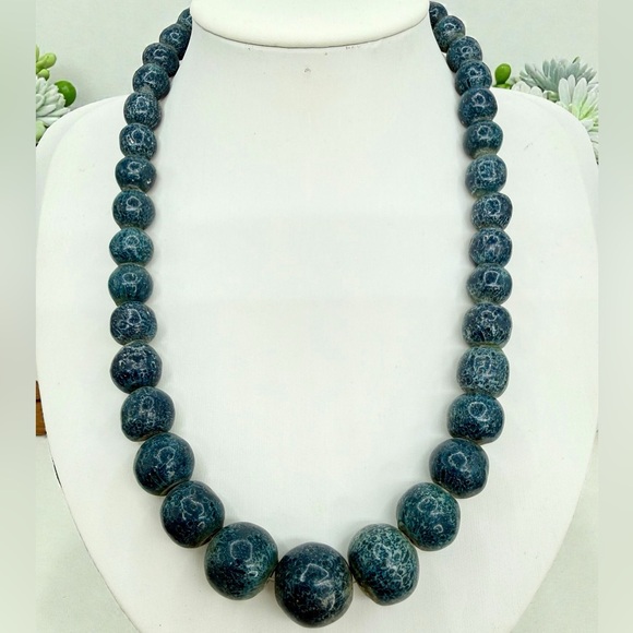 Jewelry - Vintage Blue Sponge Coral Graduated Necklace 16” Barrel Clasp 53.6g